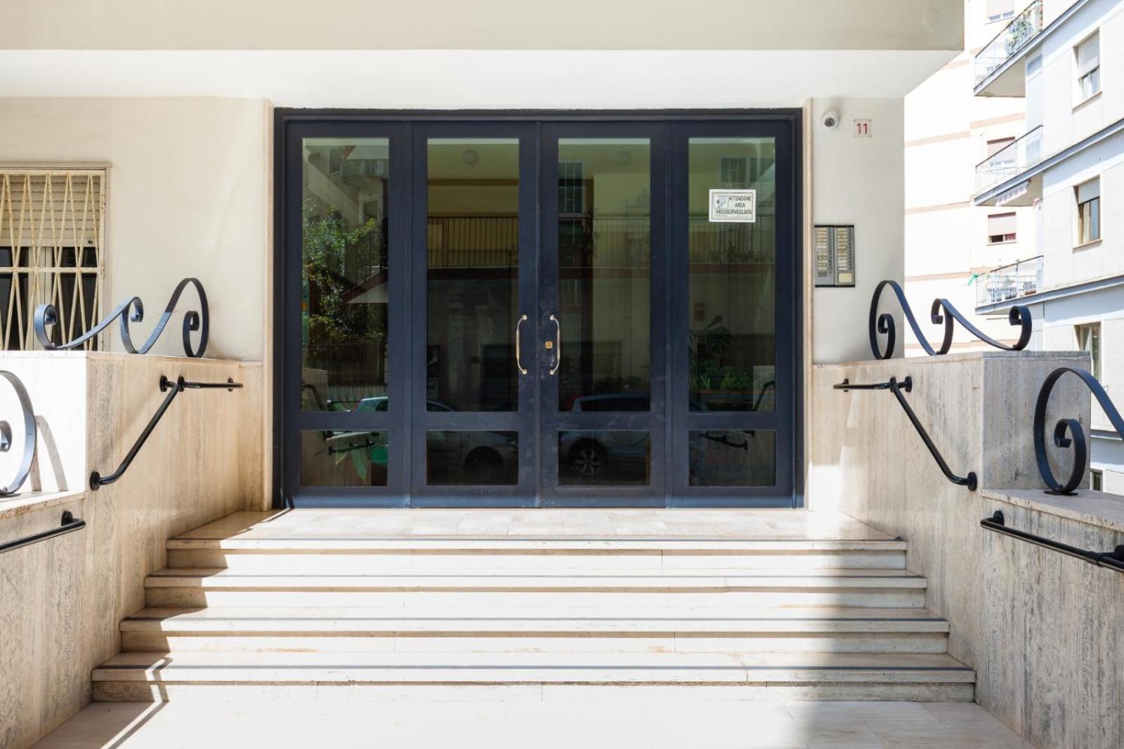 Fresh And Trendy Flat At Vomero Neapel Exterior foto
